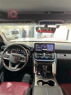 تۆیۆتا لاند کروزەر